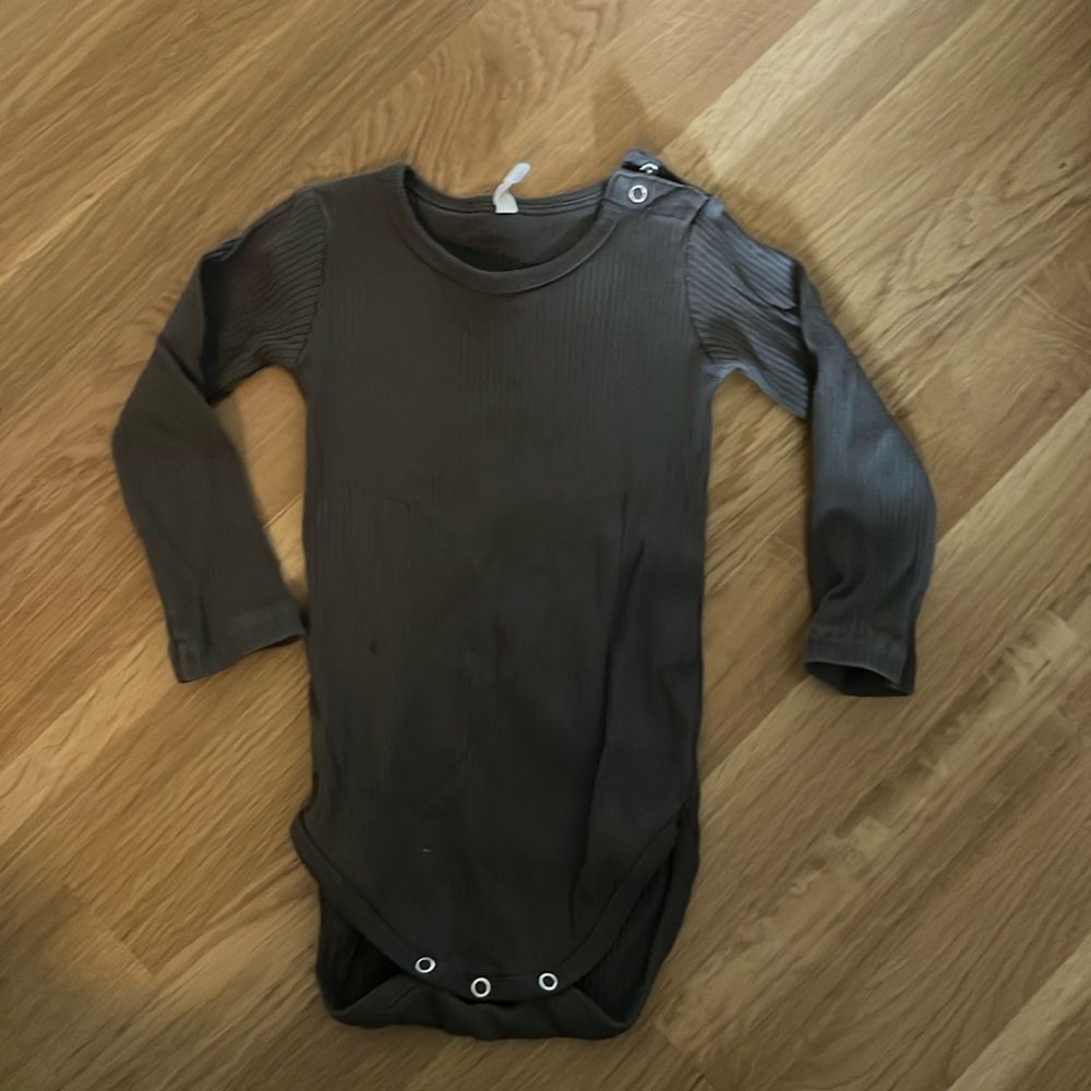 Quincy Mae onesie 12-18M